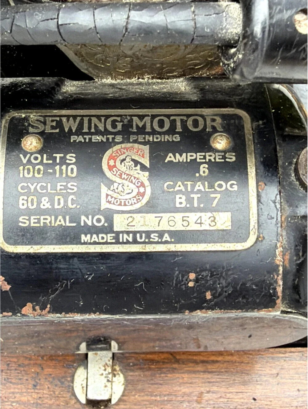 1922 Singer Model 128 La Vencedora Portable Sewing Machine No Power Cord
